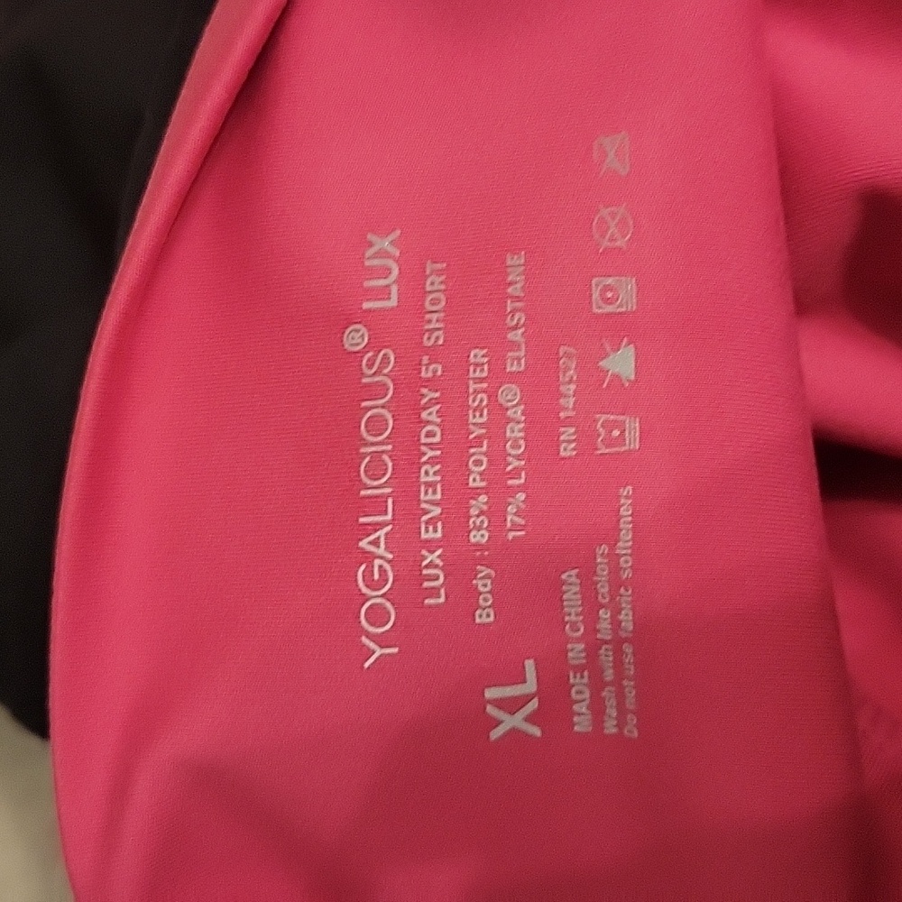 Yogalicious Lux women's high rise 5" Inseam biking shorts size XL 1 pink 1 black - Picture 7 of 7